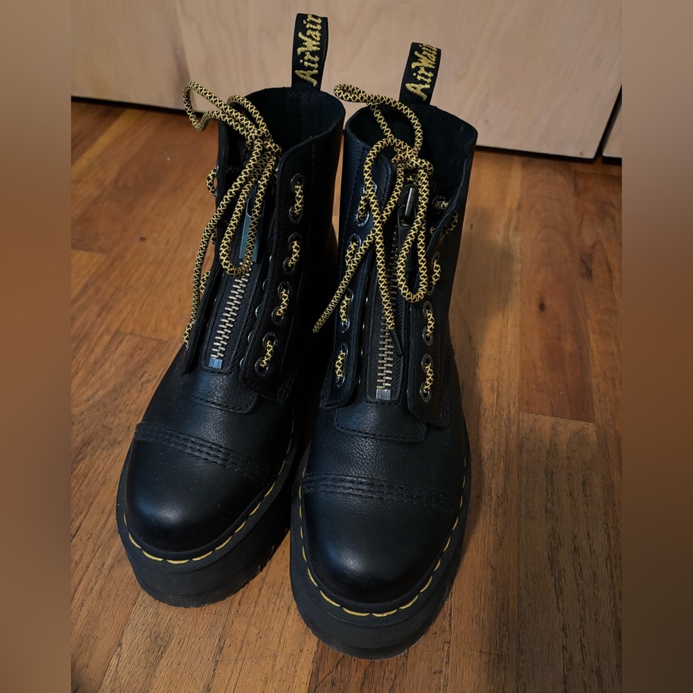 Dr. Martens Sinclair Max